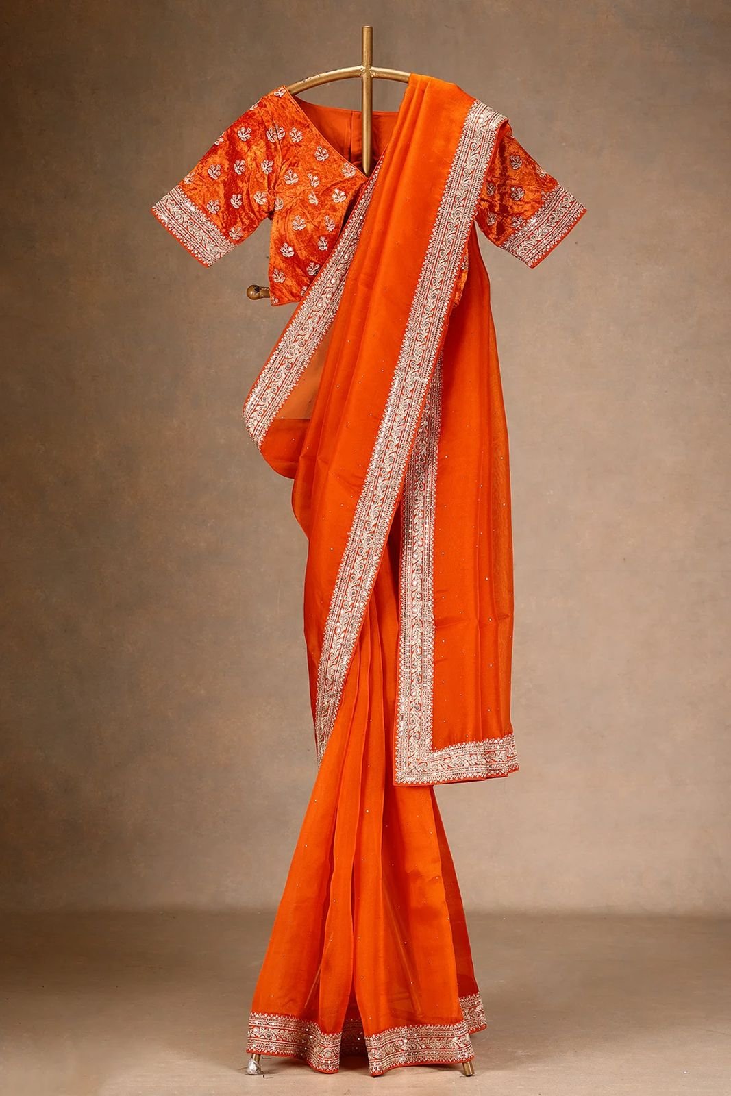 Looking some one for this same colour beautiful Designer Saree on Havy Organza Silk Febric with Thred & Sequnce work With LCD Diamond on all over saree and blouse on Mono Benglori Silk Febric with Thred & Sequnce work Lace.