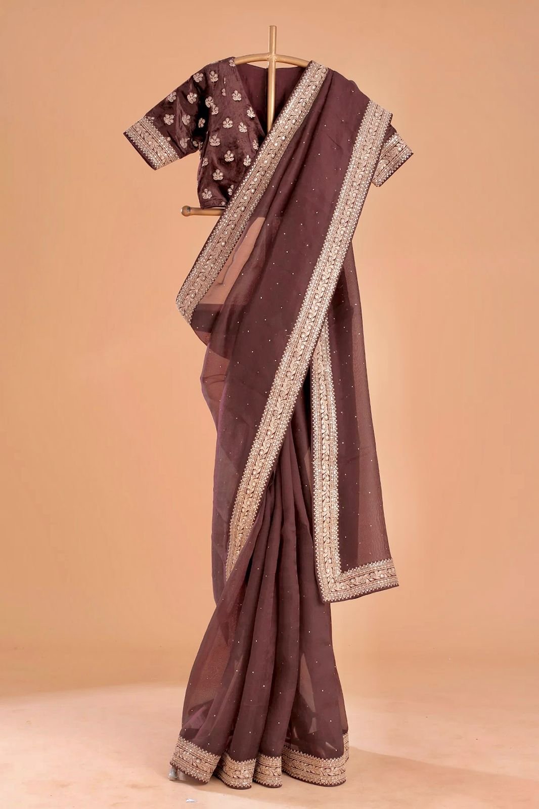 Looking some one for this same colour beautiful Designer Saree on Havy Organza Silk Febric with Thred & Sequnce work With LCD Diamond on all over saree and blouse on Mono Benglori Silk Febric with Thred & Sequnce work Lace. - Image 3