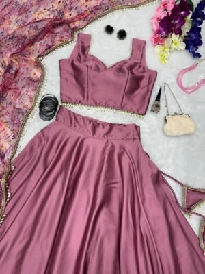 Alternative view of With Ri8 Fashion Every women would be FLAME