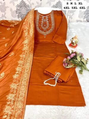 Alternative view of Apne wardrobe ko dijiye ek royal touch is khoobsurat Colorfull suit ke saath. Iska Rangeela Silk fabric ek natural shine aur smooth finish deta hai jo pehenne mein behad comfortable aur dikhne mein luxurious ha