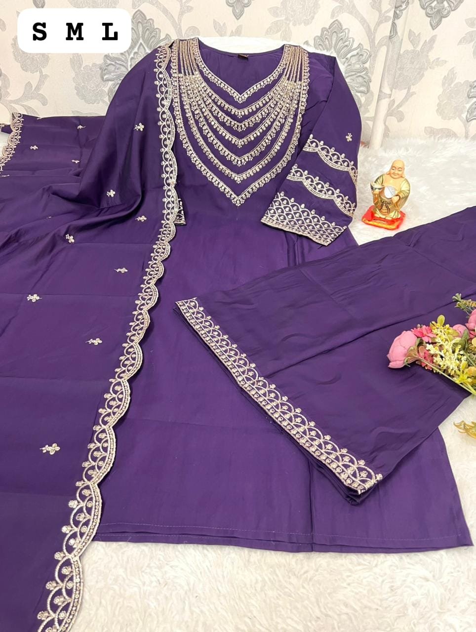 Upgrade your ethnic wardrobe with this beautiful Muslin fabric suit set in a classy Colorfull shade - Image 6