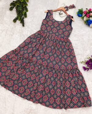 Alternative view of Here We present  you  This beautiful  soft cotton maxi made with the highest quality of fabric it has beautiful blend of  Kalamkari prinT