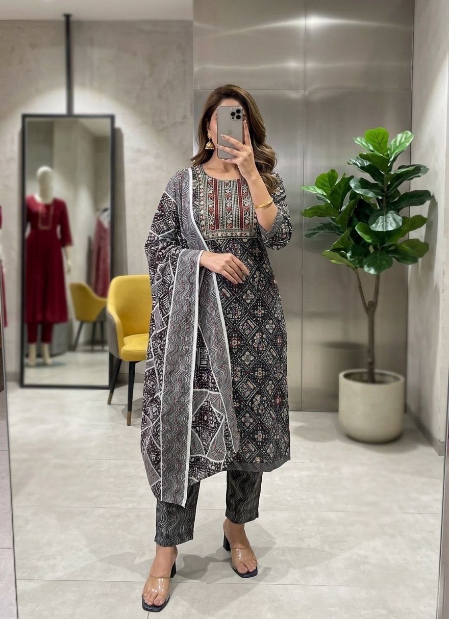 Summers are all about easy breezy and simple yet fresh looks so here's a wardrobe update that speaks comfort and is classy - Image 4