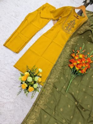 Alternative view of WOMEN'S HEAVY VETICAN KURTA SETS