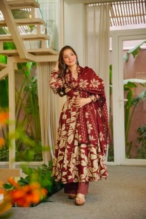 Presenting New  Đěsigner Anarkali Suit In New Fancy Style