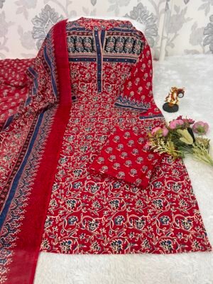 NEW LAUNCH: Meher Floral Cotton Set ✨Get ready for compliments! This stunning 3-piece suit set brings together rich traditional style and maximum comfort for your everyday wear or special outings