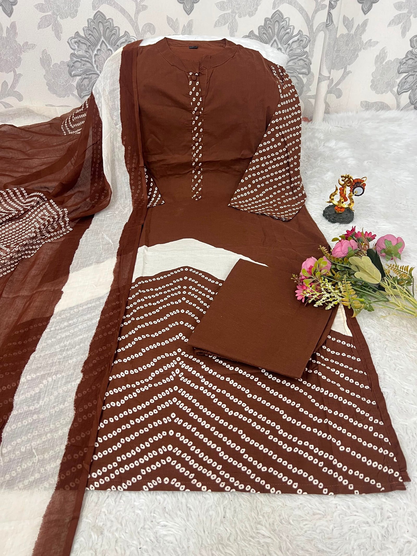 Looking to update your ethnic wardrobe Check out this stunning Bandhani Suit Set—perfect for daily wear, office, or small gatherings! - Image 6