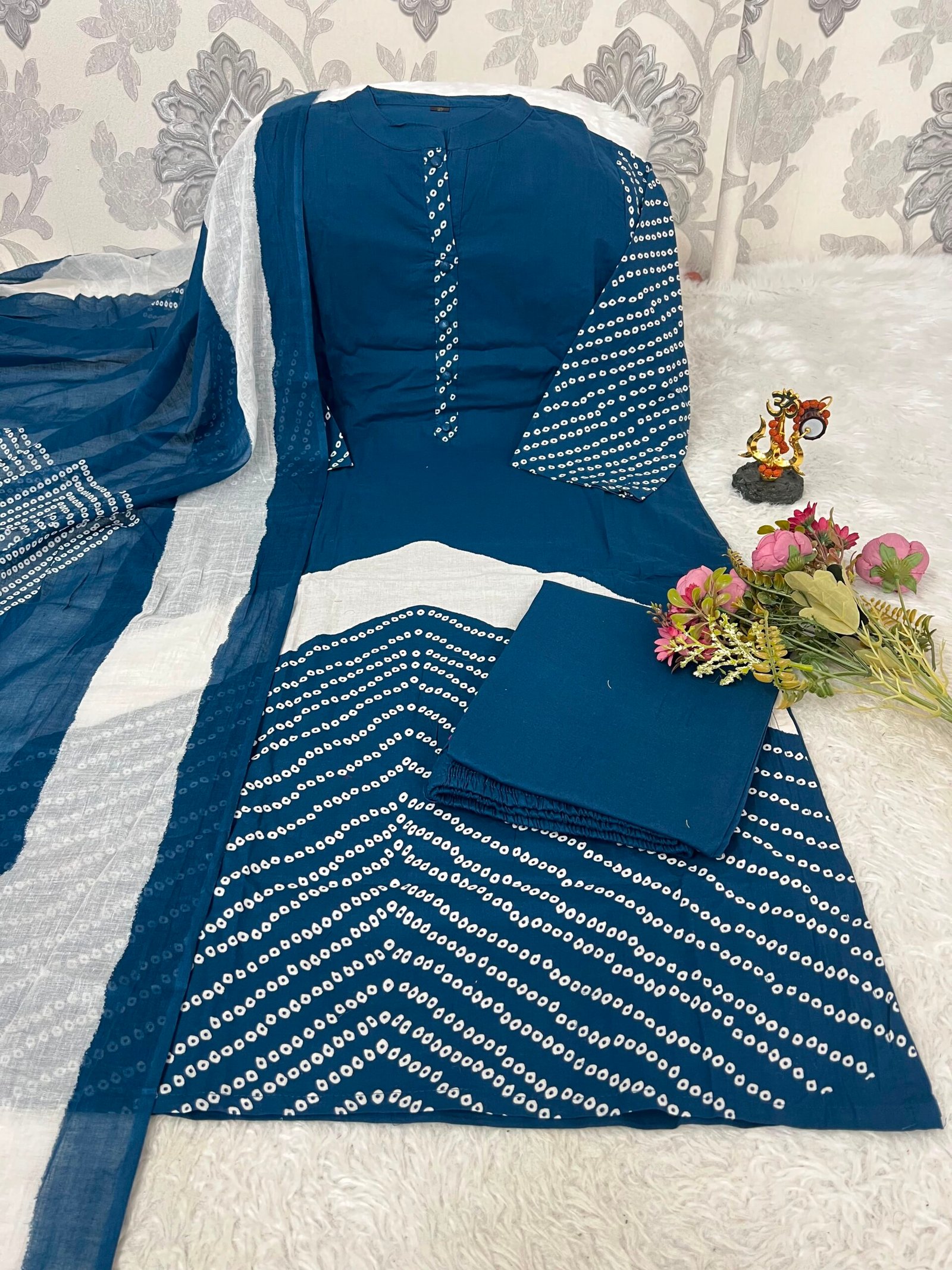 Looking to update your ethnic wardrobe Check out this stunning Bandhani Suit Set—perfect for daily wear, office, or small gatherings! - Image 4