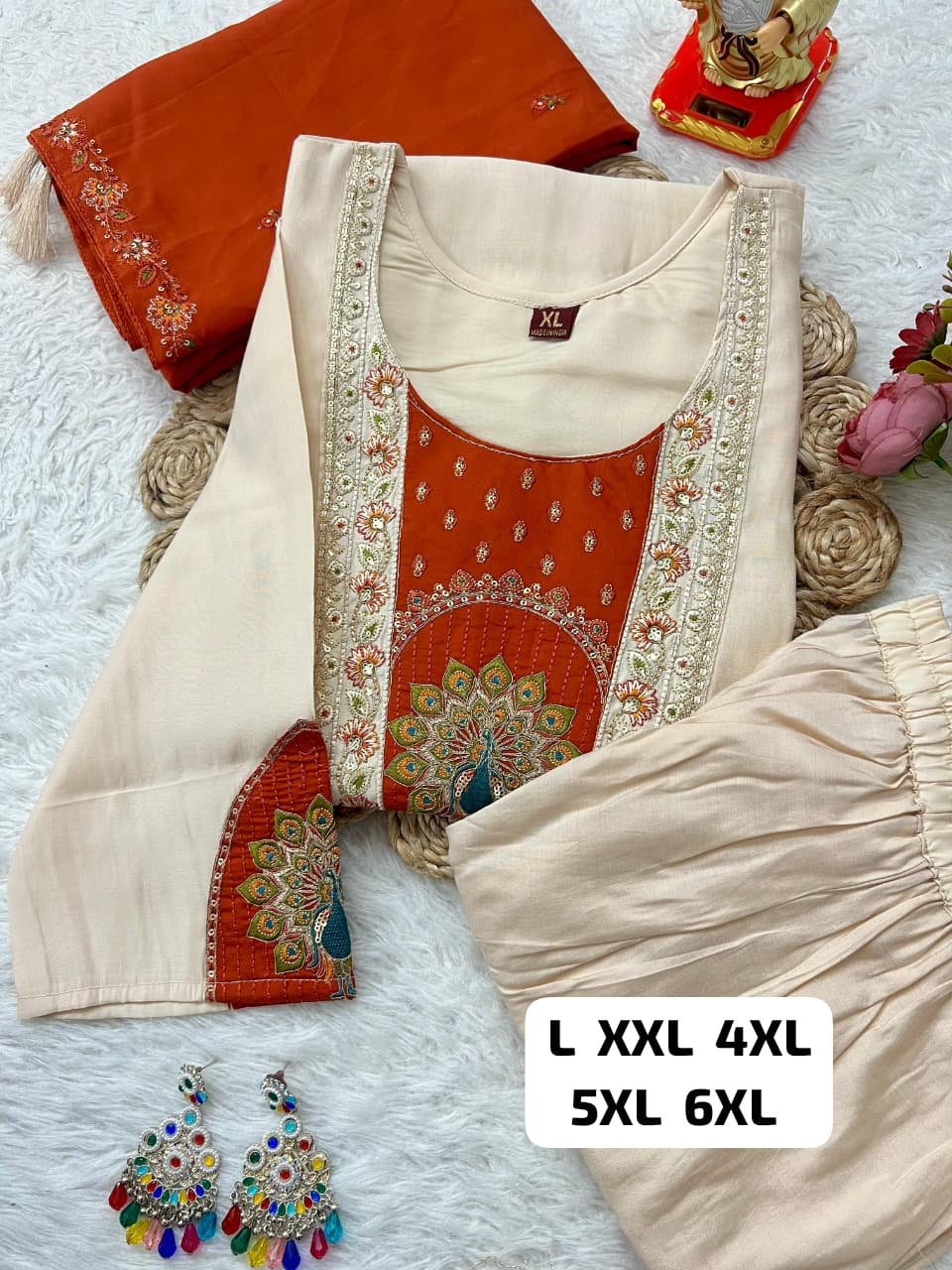 PREMIUM PEACOCK THREAD WORK KURTI SET - Image 4