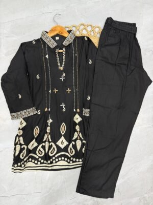 Alternative view of Pure cotton printed top with elegant Kantha work