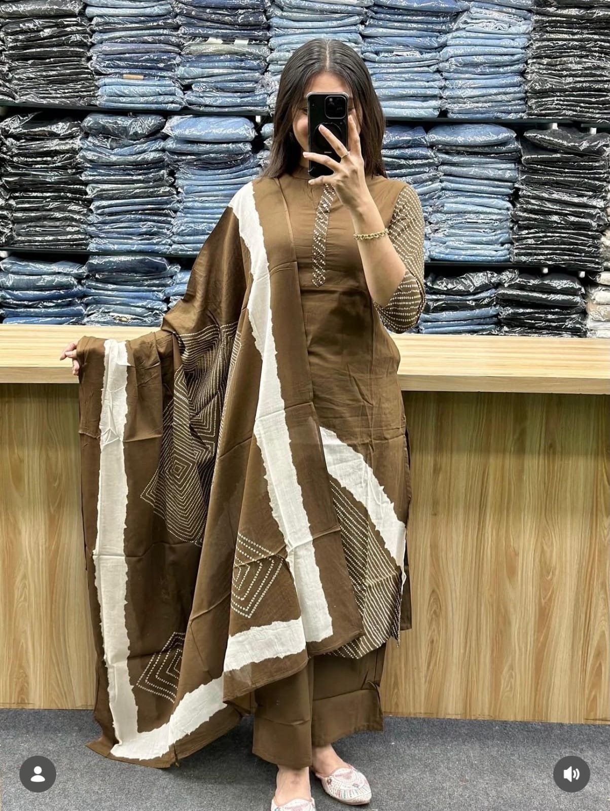 Looking to update your ethnic wardrobe? Check out this stunning Bandhani Suit Set—perfect for daily wear, office, or small gatherings