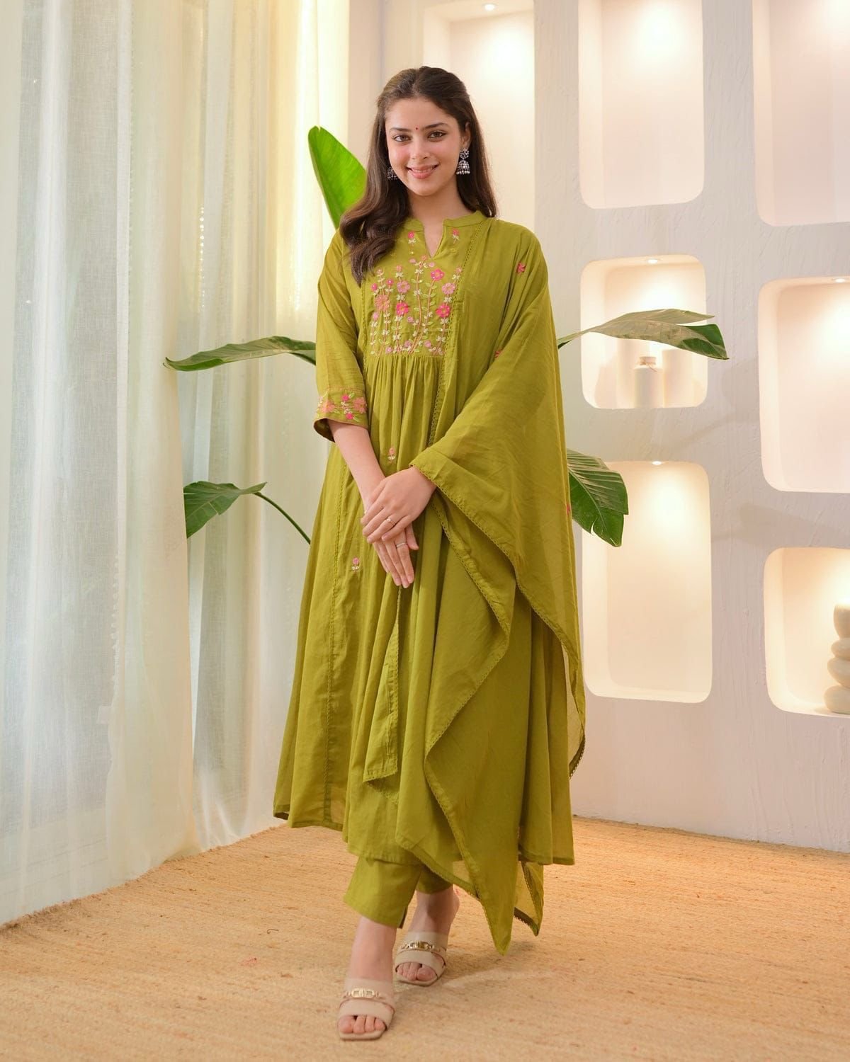 Long Cotton Kurti With Pant And Mal Mal Dupatta - Image 3