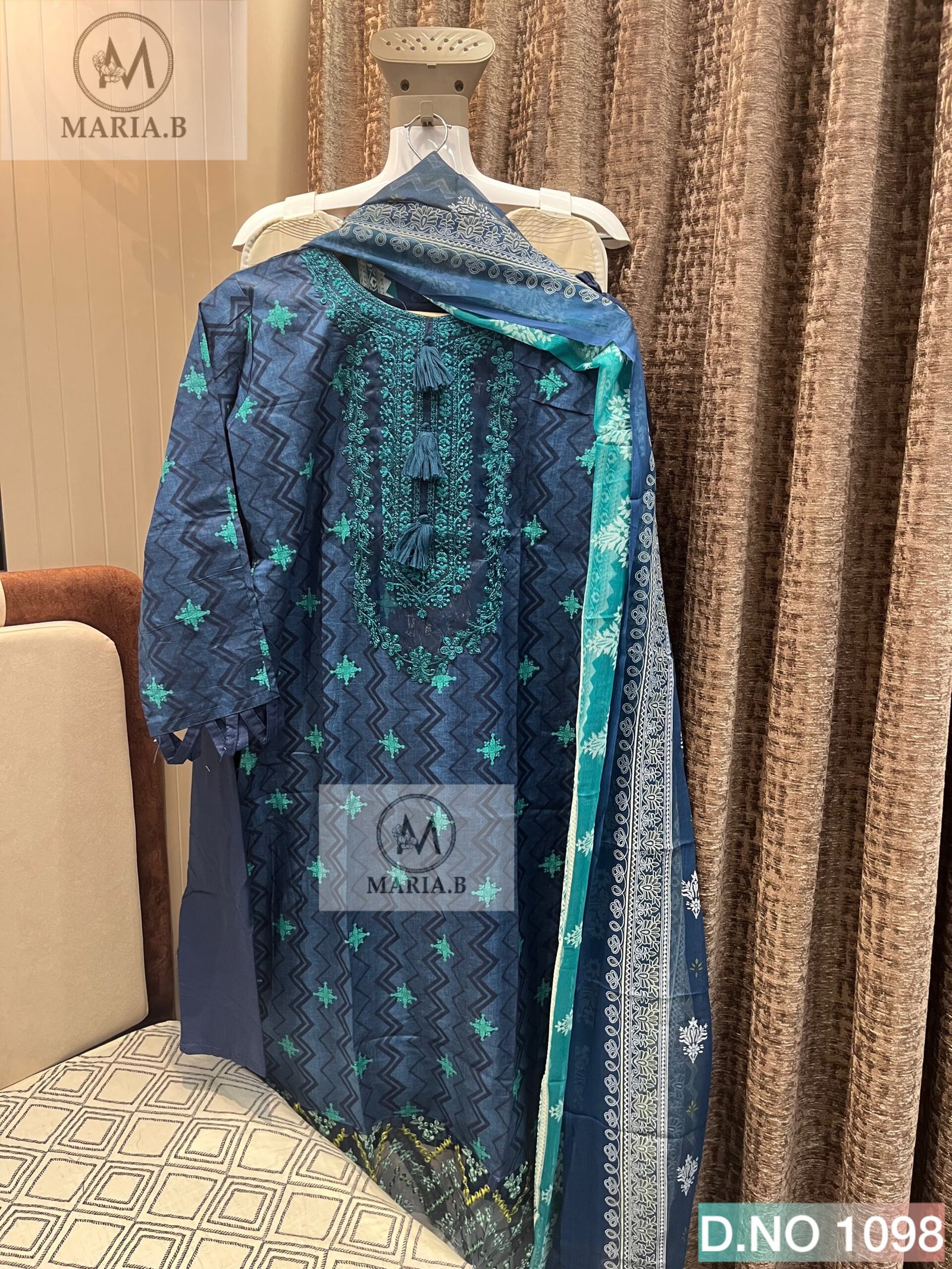 FULL STITCHED PRINTED COTTON TOP WITH EMBROIDERY AND STYLING IN NECK & SLEEVES