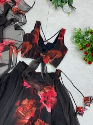 Alternative view of With Ri8 Fashion Every women would be FLAME