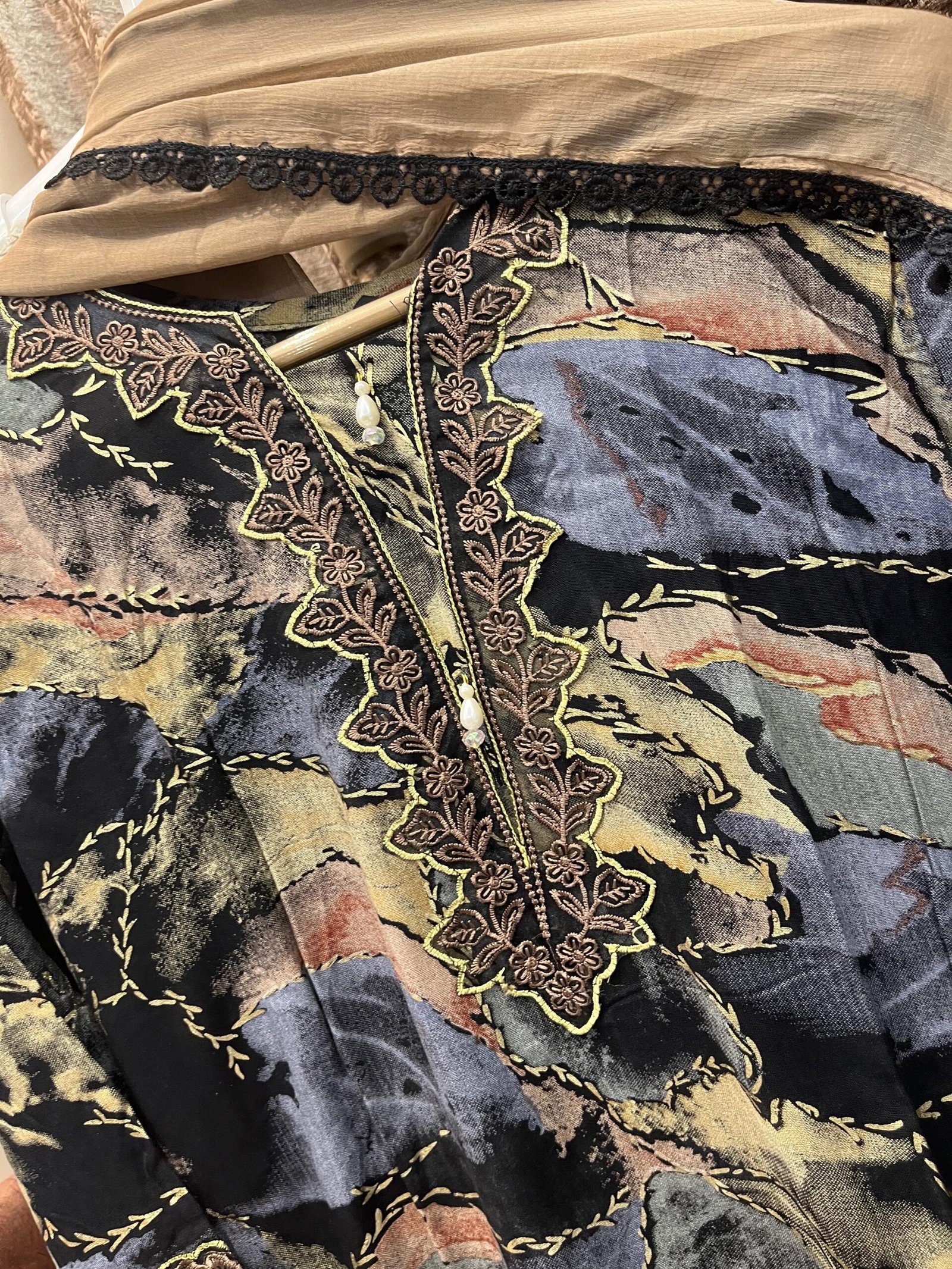 FULL STITCHED RAYON PRINTED WITH EMBROIDERY NECK/SLEEVES AND DAMAN WITH CUTWORK/TUSSELS - Image 2