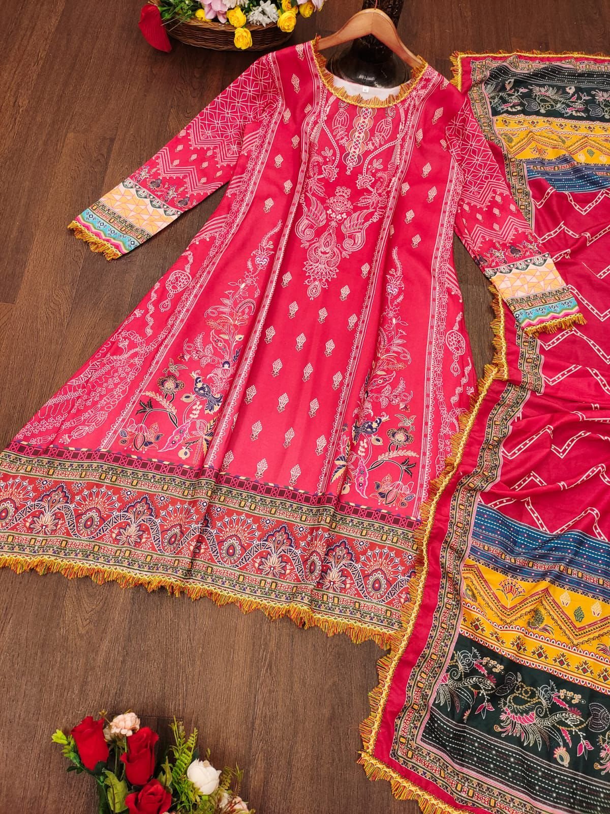 Ivory Pakistani Suits made from Pure Muslin fabric with digital prints and lace detailing certainly sound like a fashionable choice for upcoming occasions. - Image 2