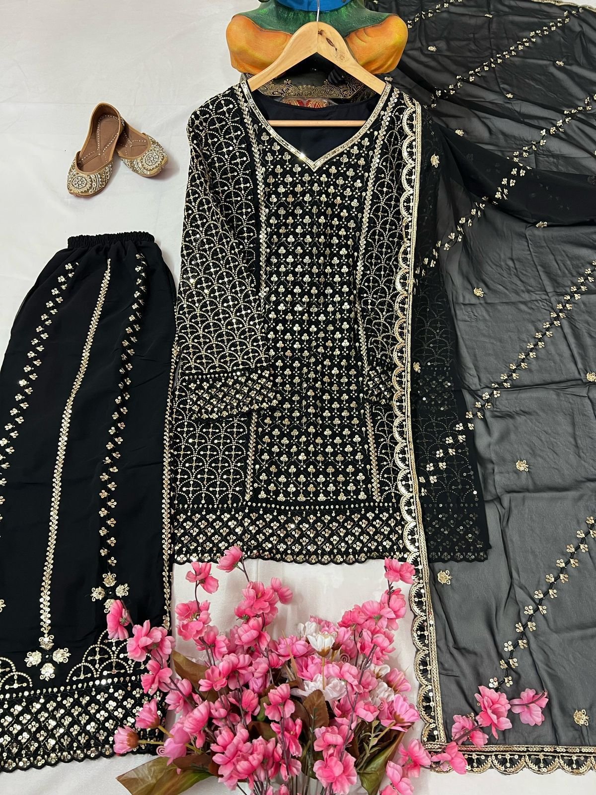 ENHANCE THE BEAUTY OF YOUR WARDROBE WITH THIS NEWLY LAUNCHED KURTI & PLAZZO - Image 4