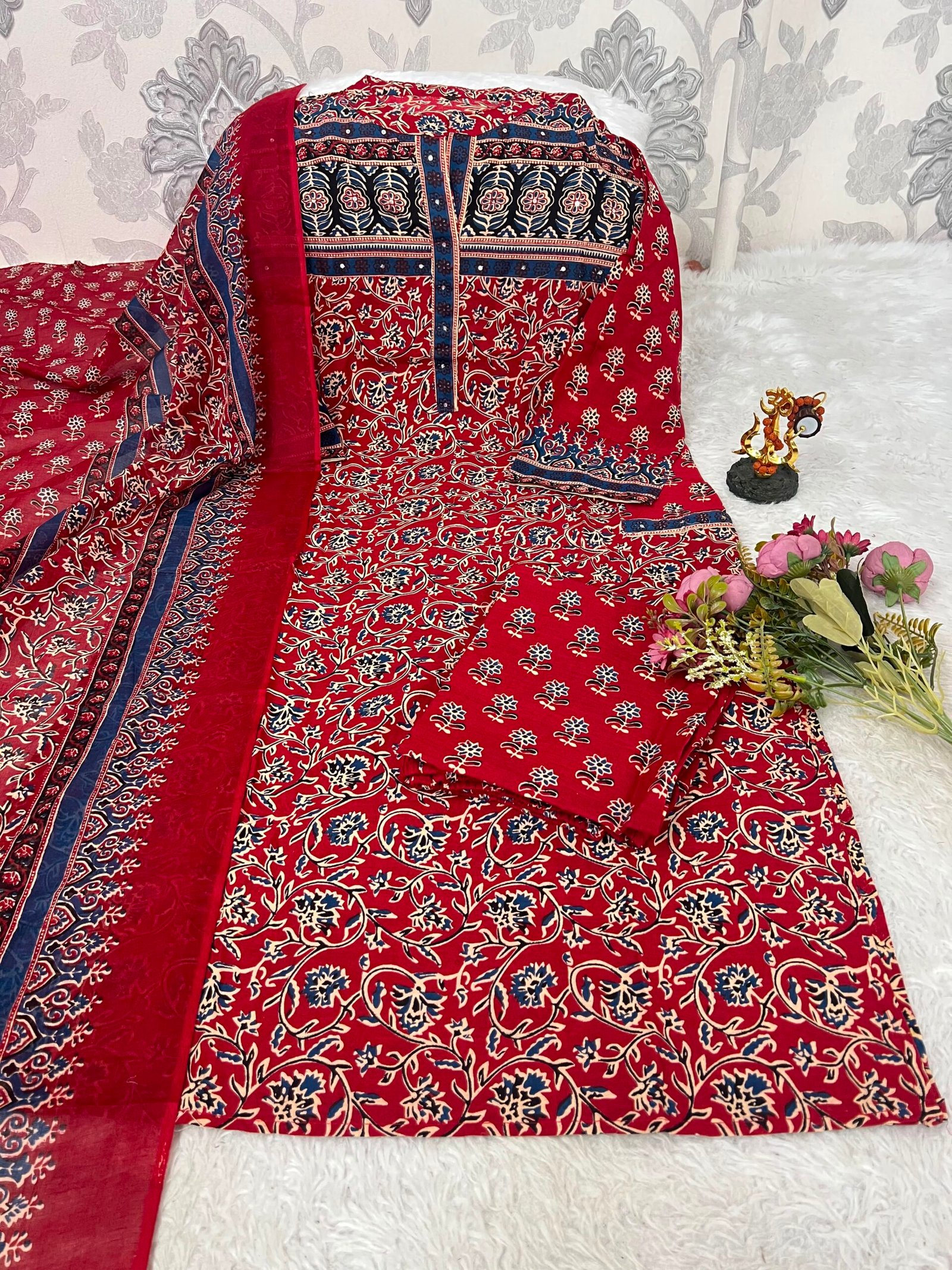 NEW LAUNCH: Meher Floral Cotton Set Get ready for compliments! This stunning 3-piece suit set brings together rich traditional style and maximum comfort for your everyday wear or special outings - Image 3