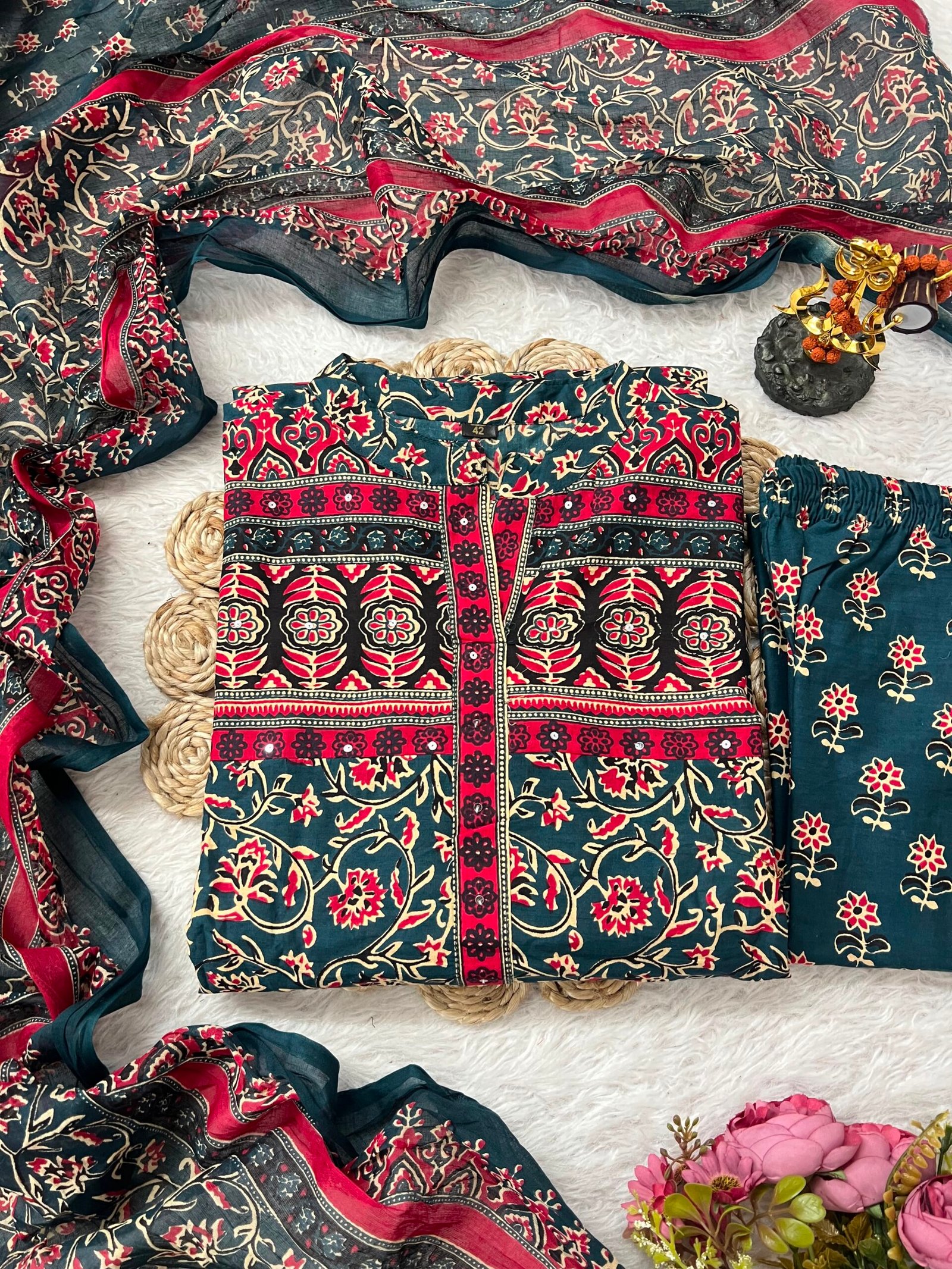 NEW LAUNCH: Meher Floral Cotton Set Get ready for compliments! This stunning 3-piece suit set brings together rich traditional style and maximum comfort for your everyday wear or special outings - Image 2