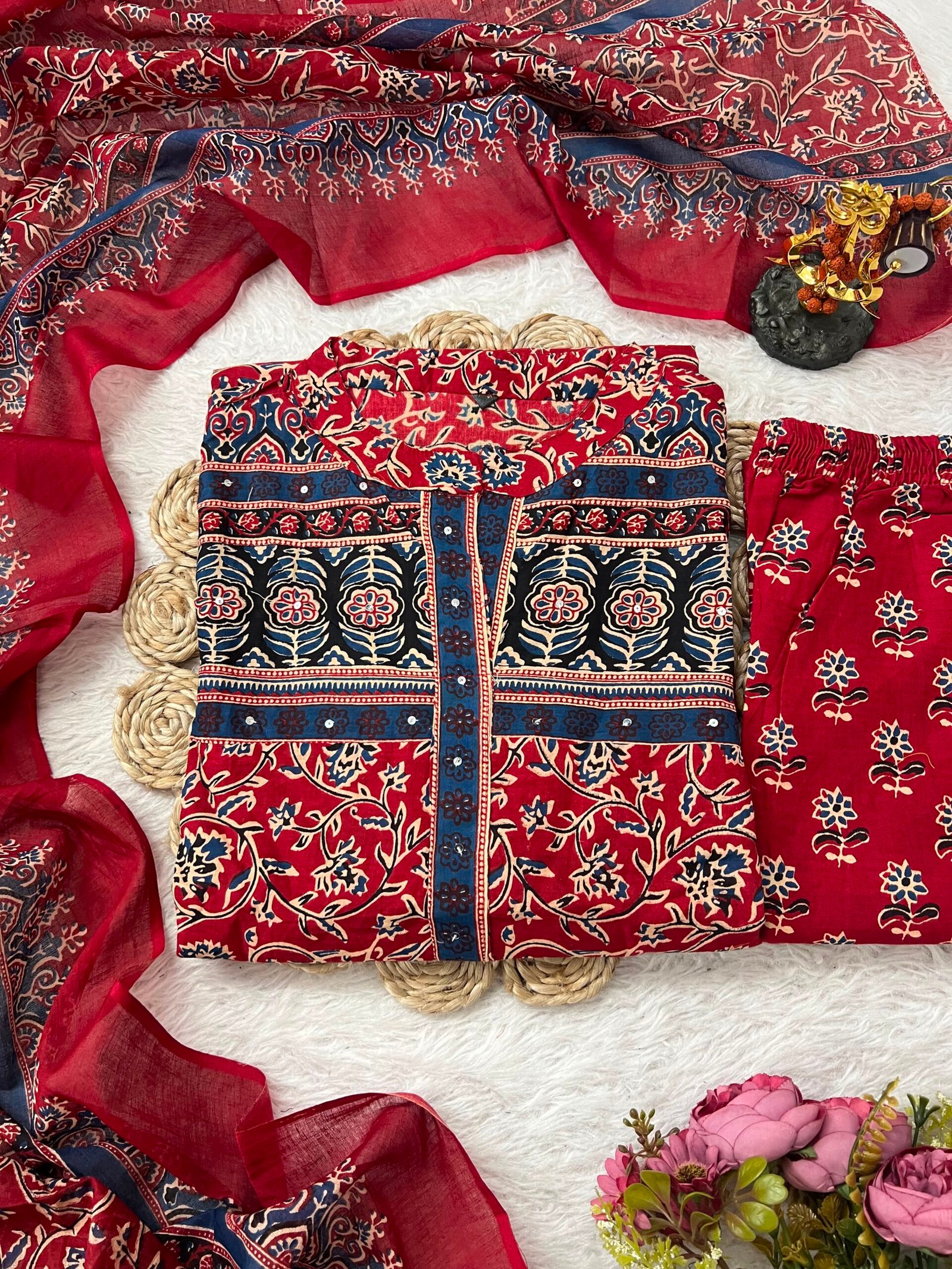 NEW LAUNCH: Meher Floral Cotton Set Get ready for compliments! This stunning 3-piece suit set brings together rich traditional style and maximum comfort for your everyday wear or special outings - Image 4