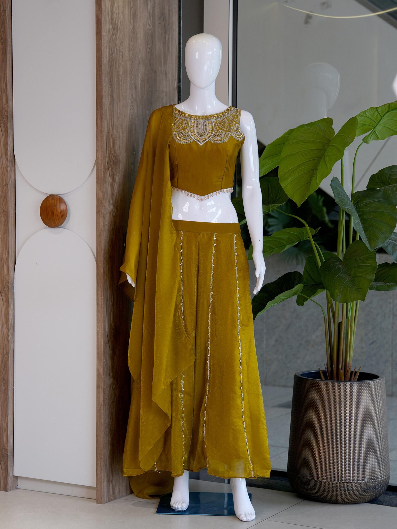 MOHILYA ELITE STUDIO LLP DESIGNER INDO-WESTERN LUXURY EDIT - Image 4