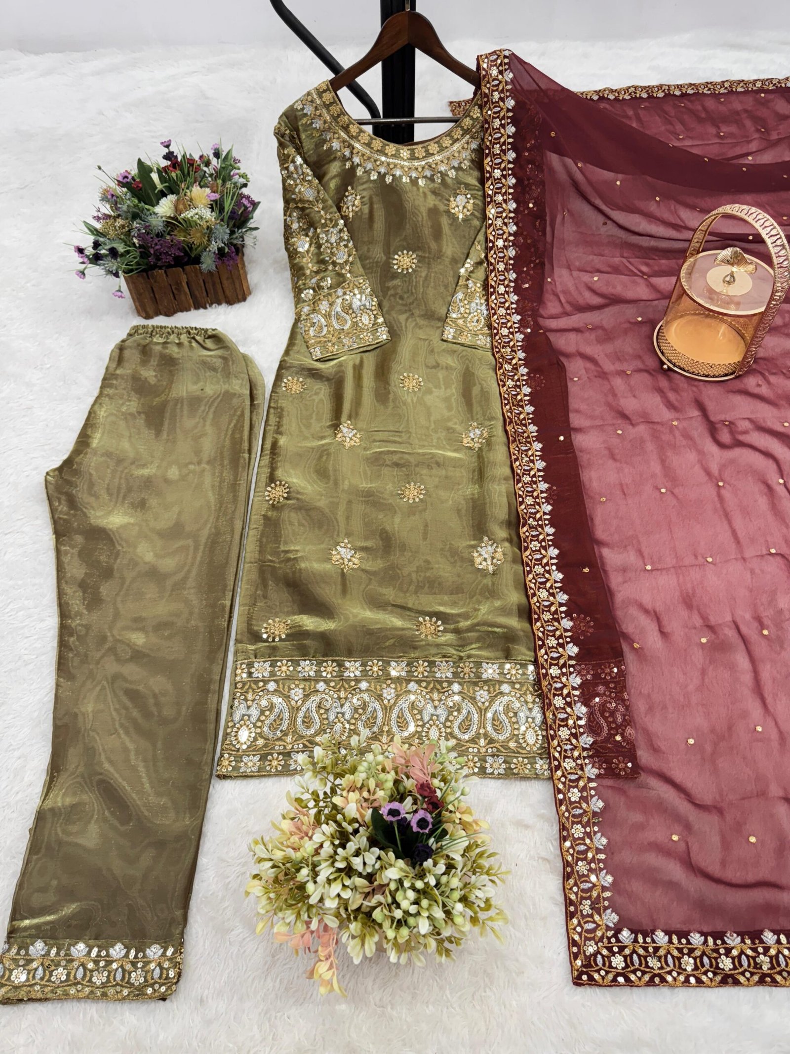 UPCOMING NEW EID SPACIAL READY TO WEAR COLLECTION 3 PIECE FANCY KURTI WITH BEAUTIFUL BOTTOM AND DUPATTA - Image 2