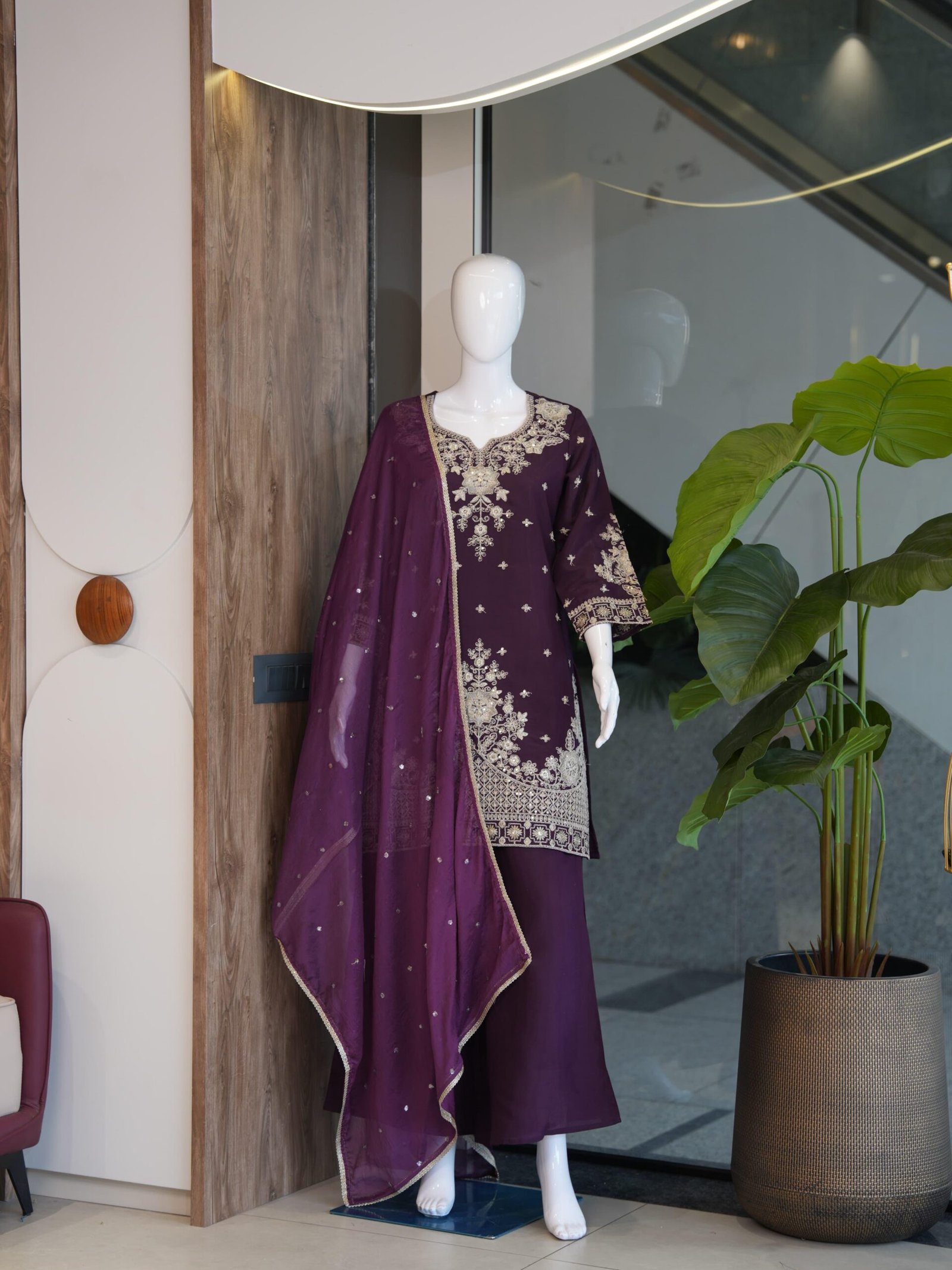 DESIGNER FUSION STYLE – LUXURY EDIT - Image 2