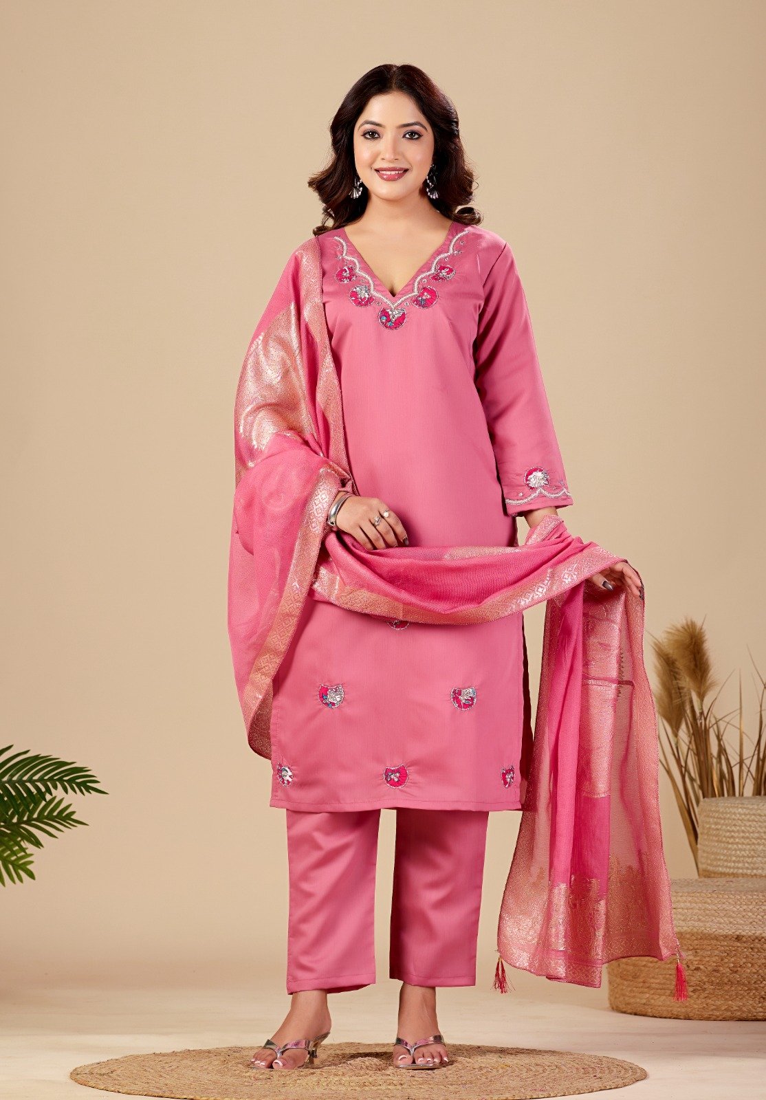 NEW Office/Collage/Daily Wear Best Collection 3piece Kurti Pant Dupatta Set