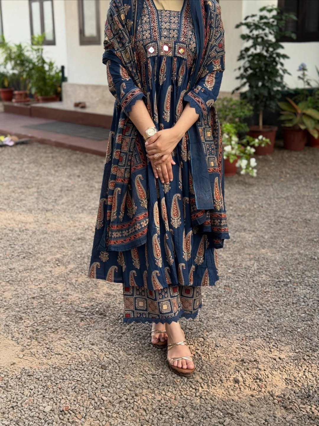 Upgrade your ethnic wardrobe with this elegant Jaipuri cotton suit set, crafted in premium 60x60 soft cotton fabric for all-day comfort. - Image 3
