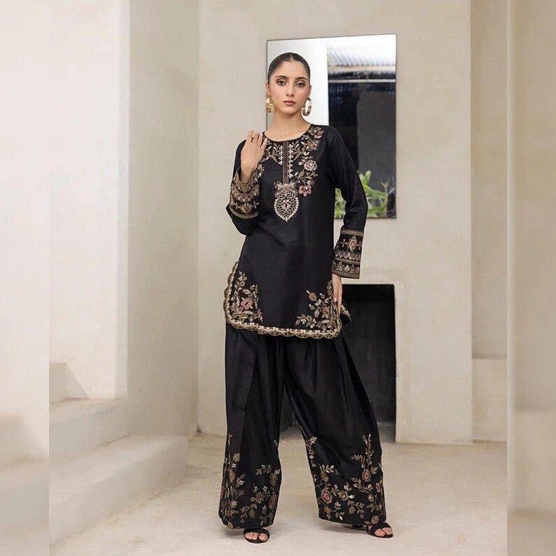 AK collection is Launching New Festival kurti pant Dupatta