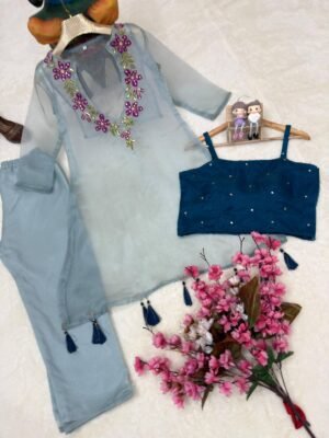 Alternative view of ENHANCE THE BEAUTY OF YOUR WARDROBE WITH THIS NEWLY LAUNCHED 3-PIECE KURTI SET