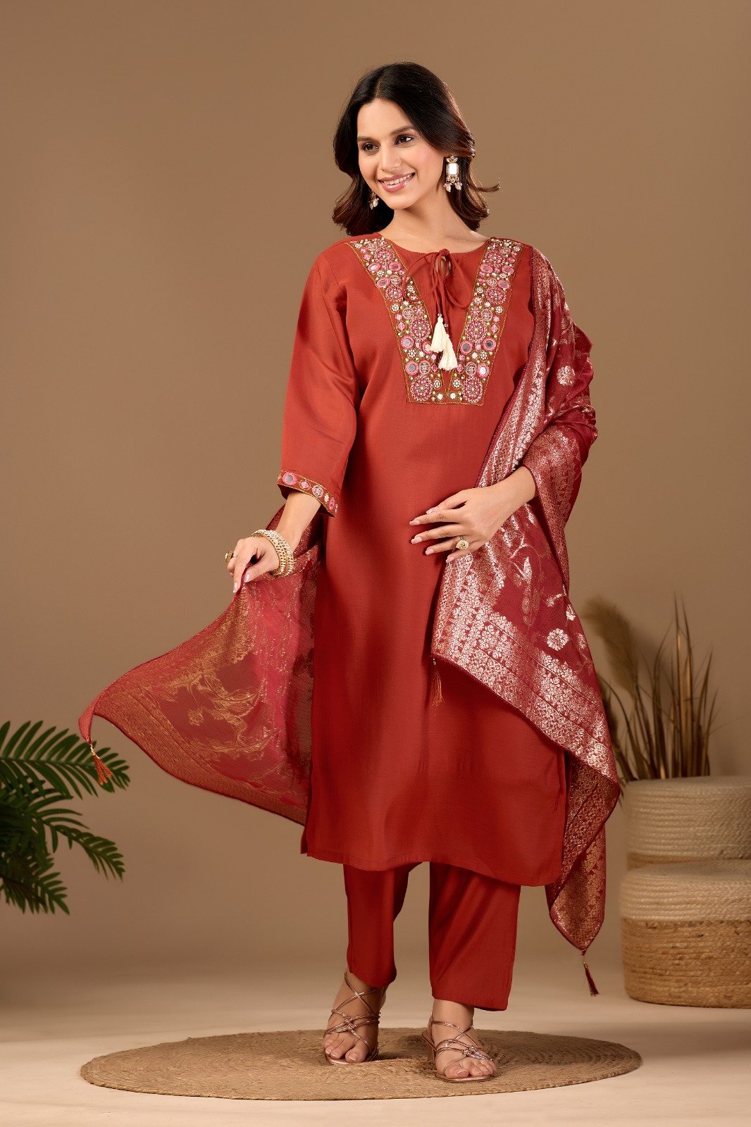 NEW Office/Collage/PARTY Wear Best Collection 3piece Kurti Pant Dupatta Set