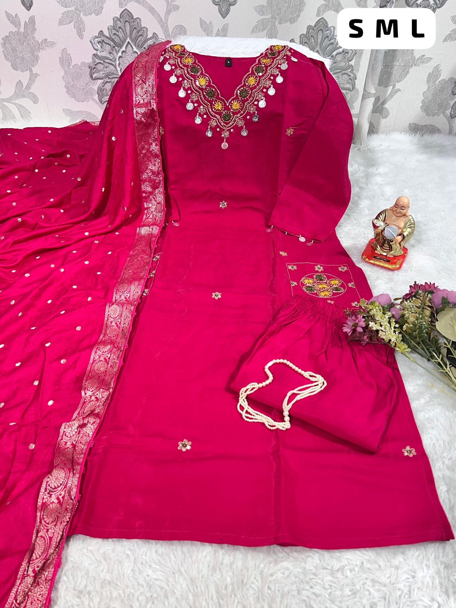 Look straight out of a dreamy movie set as you turn around and walk in this elegant flaired suit ! The perfect of traditional wear