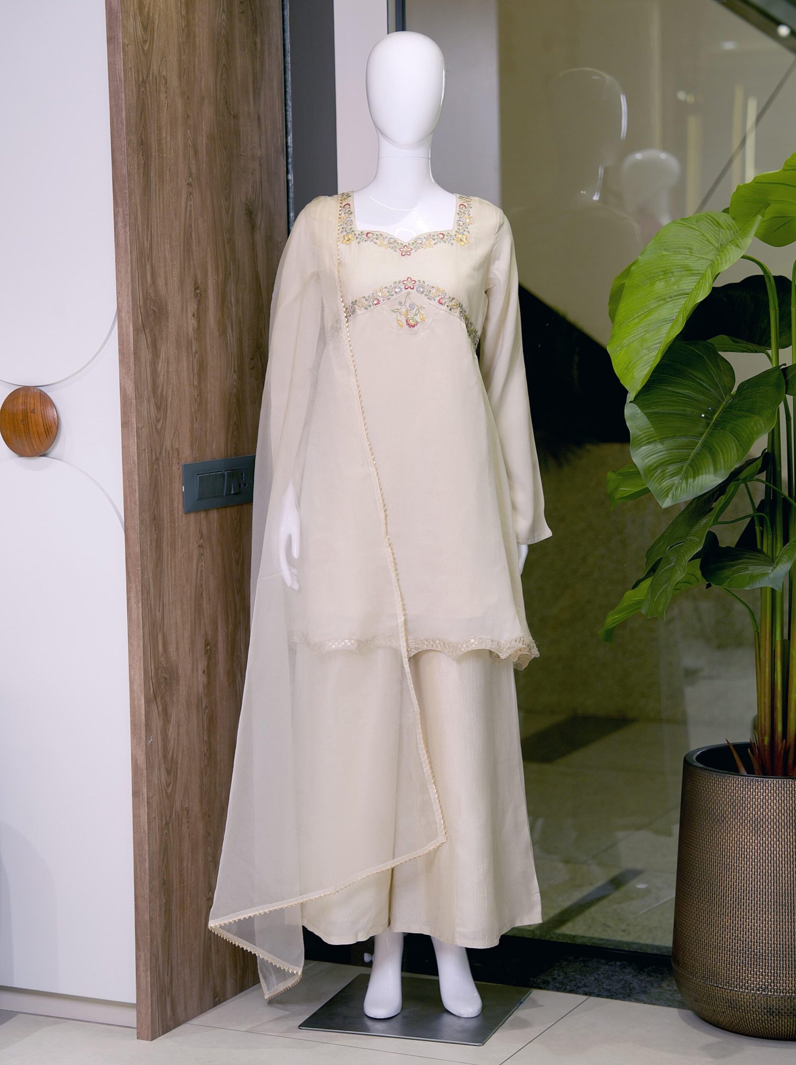 DESIGNER INDO-WESTERN FESTIVAL SPECIAL COLLECTION - Image 2