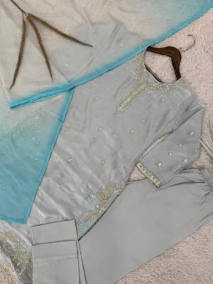 Alternative view of READY TO WEAR COLLECTION 3 PIECE KURTI WITH BEAUTIFUL DUPATTA AND BOTTOM