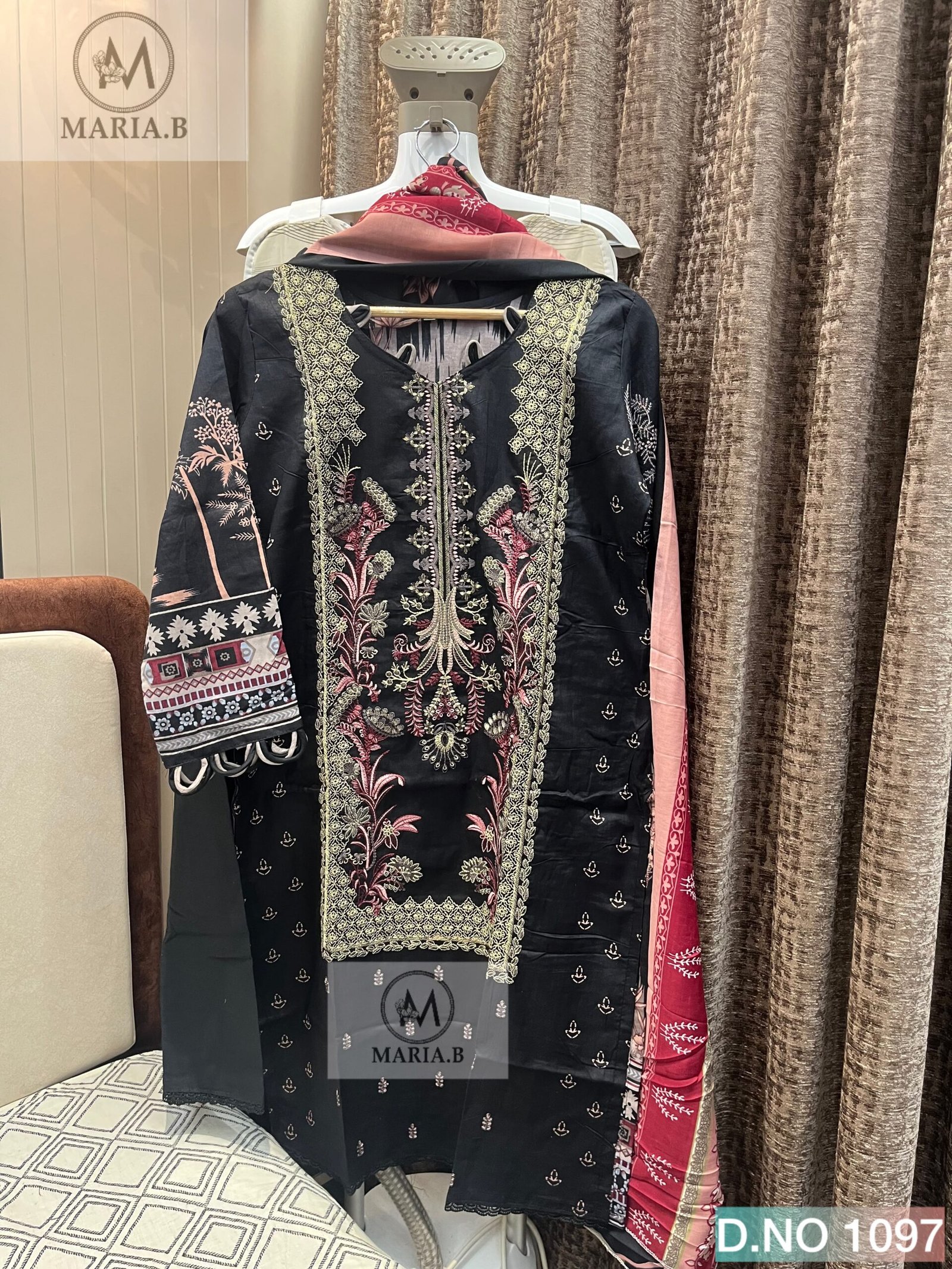 FULL STITCHED PRINTED COTTON TOP WITH SELF EMBROIDERY WITH STYLING IN NECK & SLEEVES