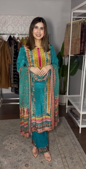 ENHANCE THE BEAUTY OF YOUR WARDROBE WITH THIS NEWLY LAUNCHED 3 PIECE CORDSET
