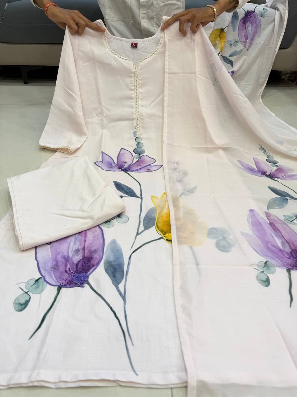 Launching New Đěsigner Pure MUL MUL LILAN Top With Pent & Dupatta Set - Image 2