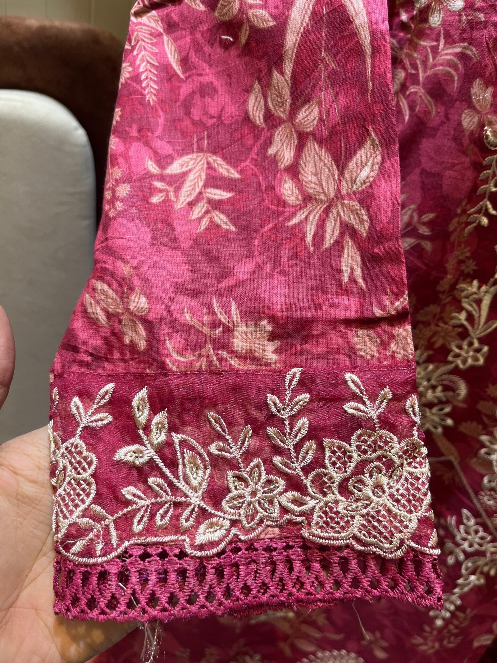FULL STITCHED COTTON TOP WITH SELF EMBROIDERY ON NECK & DAMAN (FRONT STITCHED INNER) WITH FANCY TUSSELS, STYLING IN NECK, SLEEVES & DAMAN - Image 5