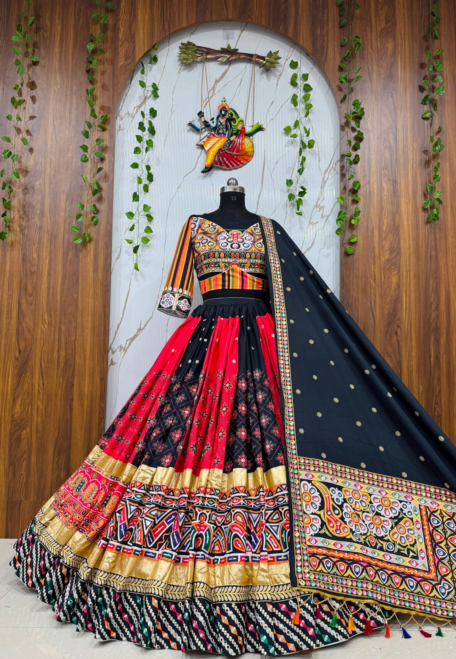 PRESENTING NEW TRENDING PARTYWEAR LEHENGA CHOLI - Image 2