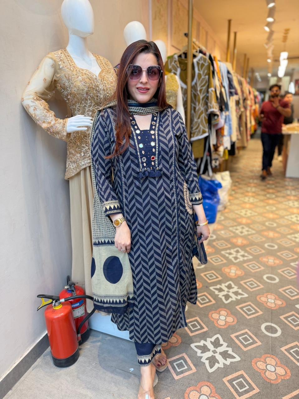 Featuring beautiful Heavy Suit Set which is beautifully decorated with weaving and embroidery with matching pants and dupatta.* - Image 3