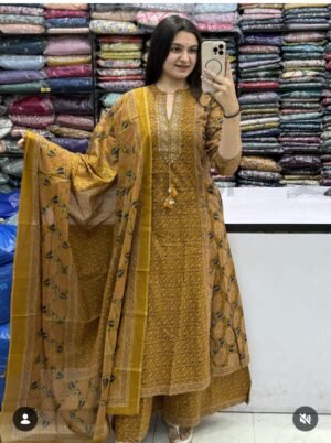 Look straight out of a dreamy movie set as  you turn around and walk in this elegant flaired suit ! The perfect of traditional wear
