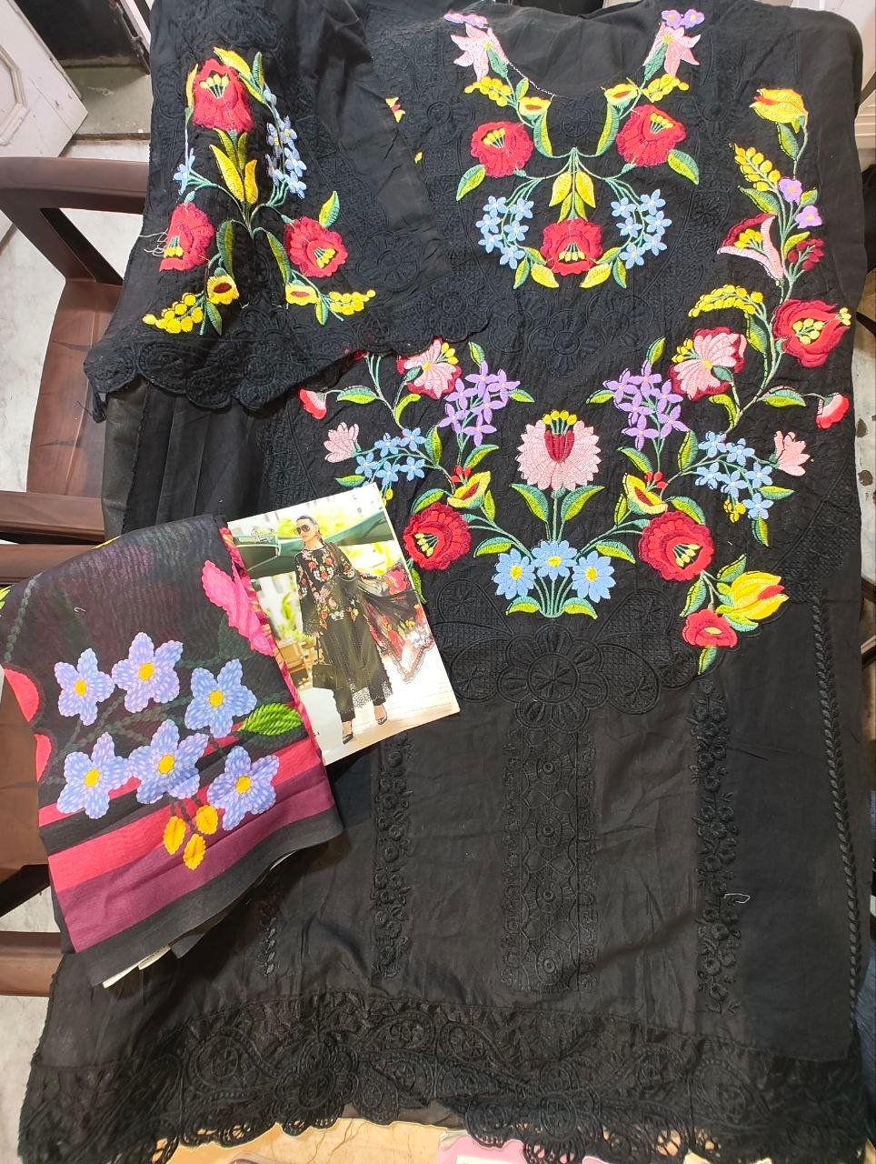 Top pure cotton with heavy self Embrodery - Image 2