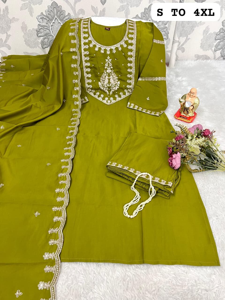 Upgrade your ethnic wardrobe with this beautiful Muslin fabric suit set in a classy Colorfull shade - Image 6