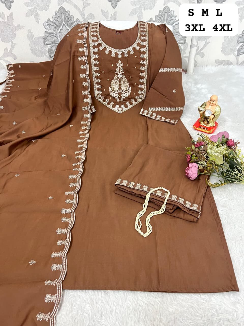 Upgrade your ethnic wardrobe with this beautiful Muslin fabric suit set in a classy Colorfull shade - Image 7