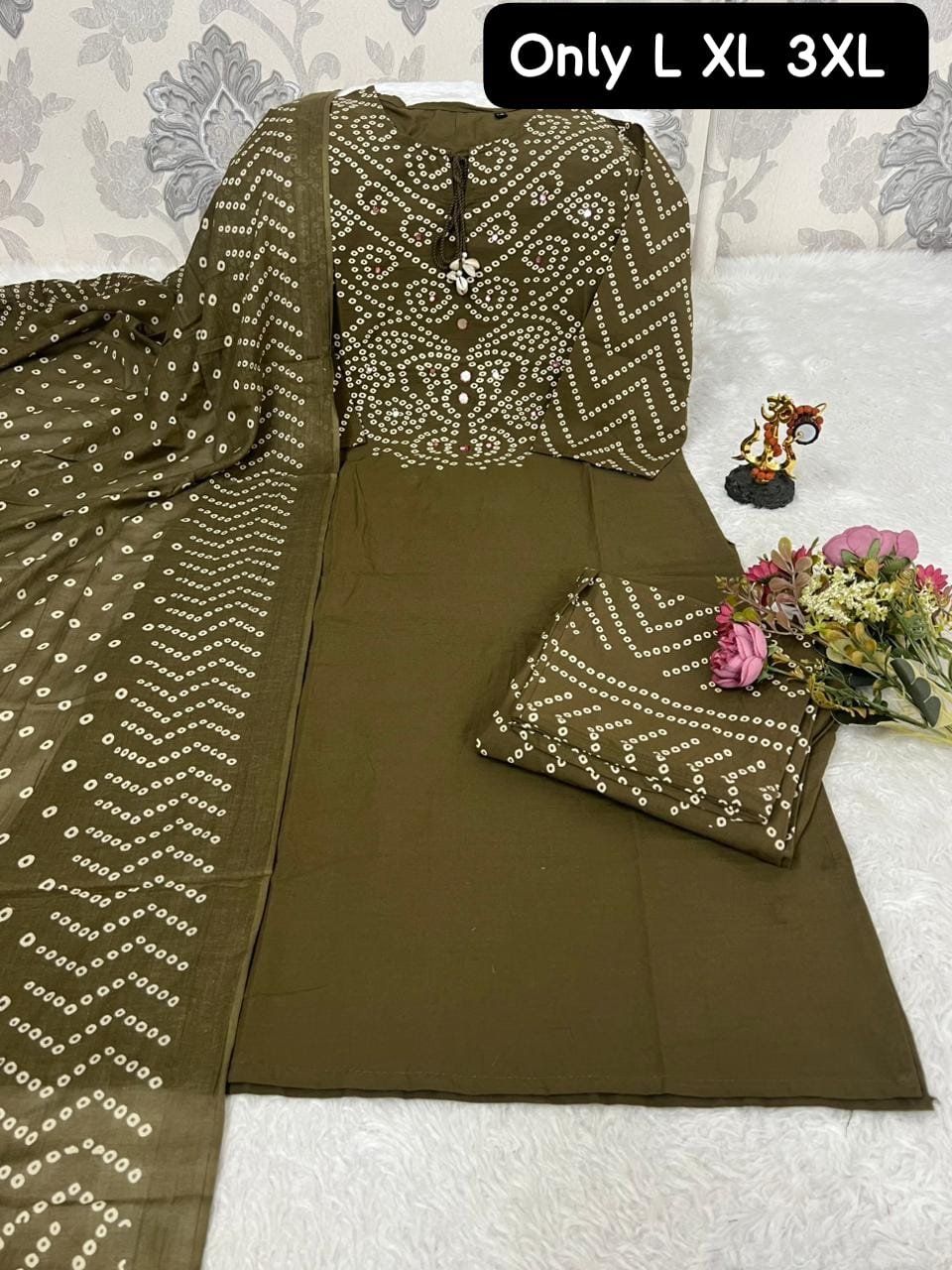 Looking to update your ethnic wardrobe? Check out this stunning Bandhani Suit Set - Image 3