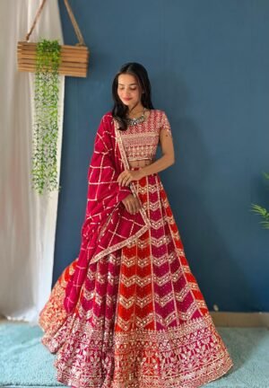 Color blocking, but make it desi. Obsessed with the detailing on this lehenga!