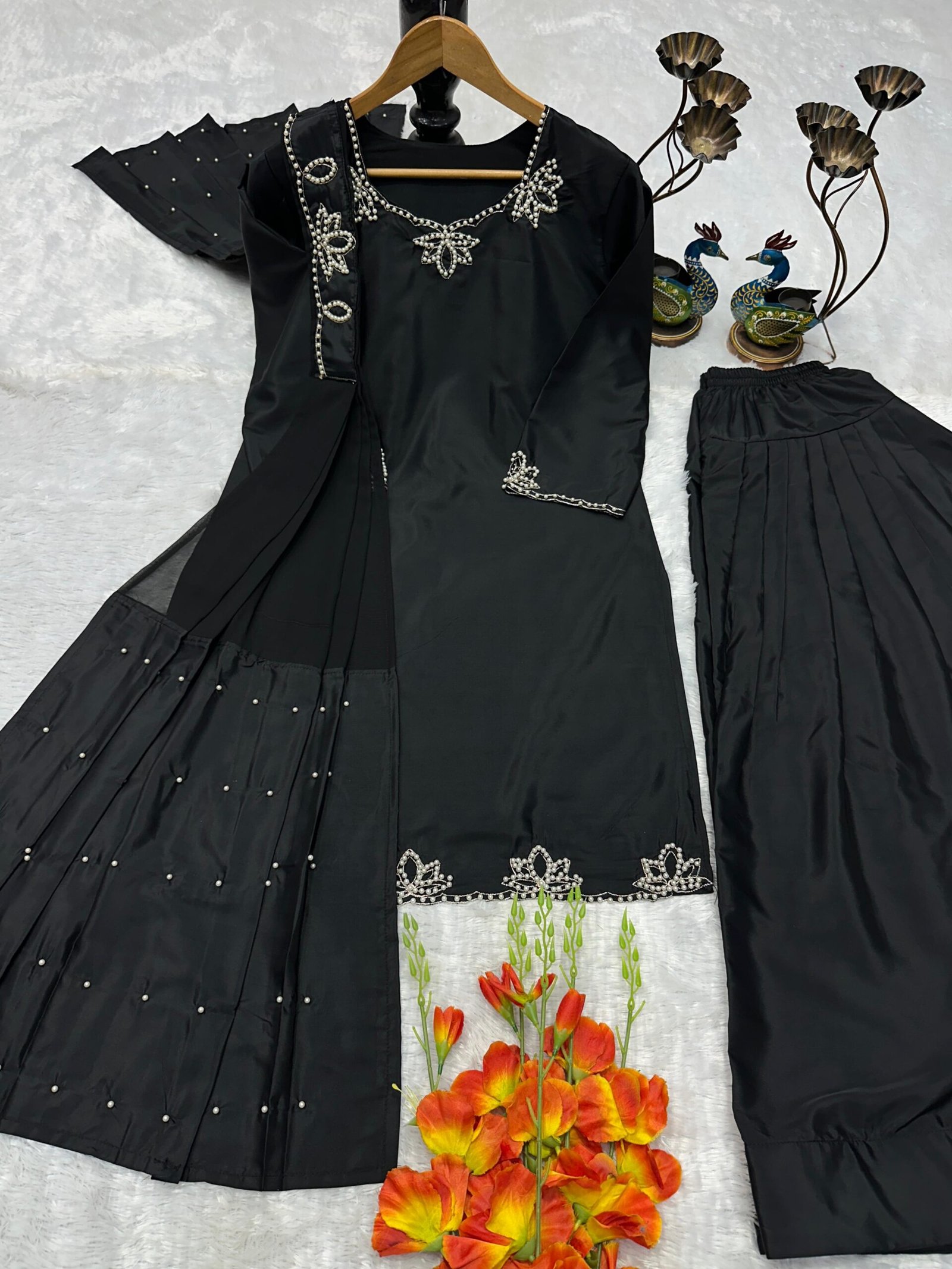 AK LUNCHING NEW ĐĚSIGNER PARTY WEAR TOP AND FARSI SALVAR. WITH FANCY DUPPATA WITH EMBROIDERY WORK - Image 2