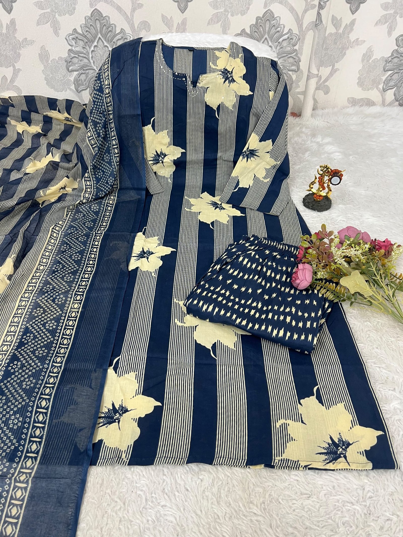 New straight kurta 3 pcs set with new style in machin print_