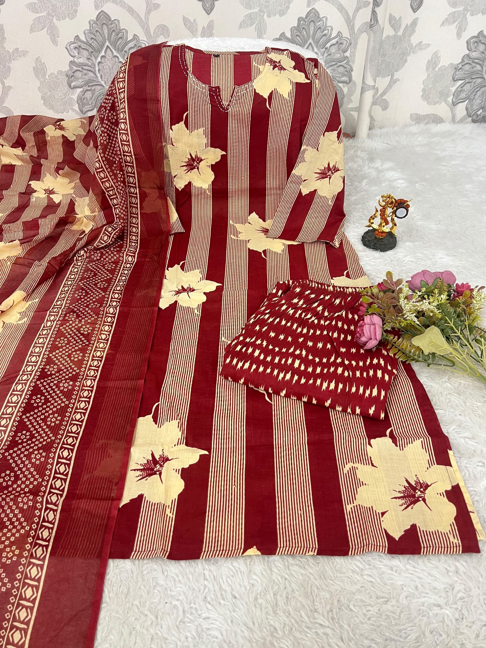 New straight kurta 3 pcs set with new style in machin print_ - Image 3